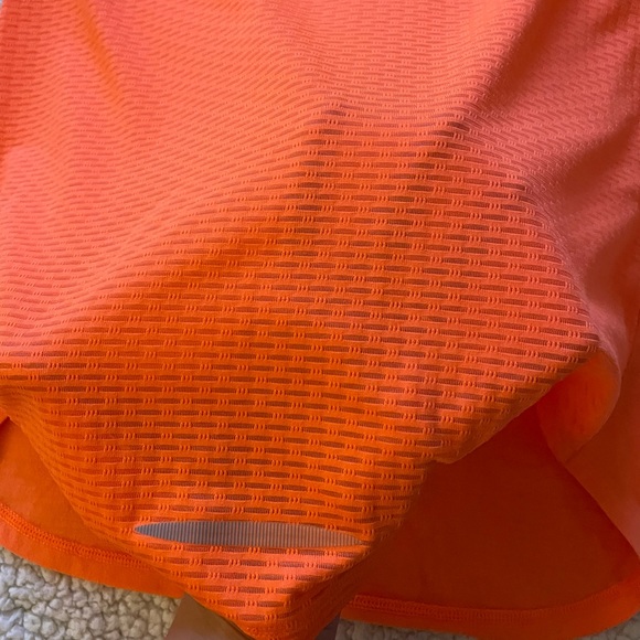 Under Armour Women’s Heat Gear Open Back Tee Size XS - Picture 3 of 7